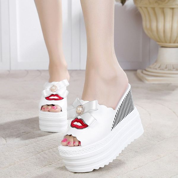 женская peep toe pearl bownknot скольжения на кексы тапочки платформы клин обувь супер высокий каблук 13см белый черный c654, Black
женская peep toe pearl bownknot скольжения на кексы тапочки платформы клин обувь супер высокий каблук 13см белый черный c654, Black