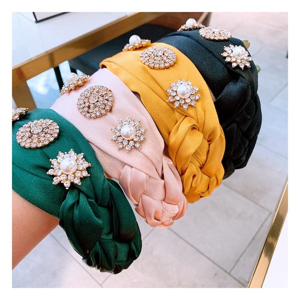 high-quality luxury designer style super shiny hand-made english letters wide diamond hairband very bling headband for chic women, Black;brown
high-quality luxury designer style super shiny hand-made english letters wide diamond hairband very bling headband for chic women, Black;brown