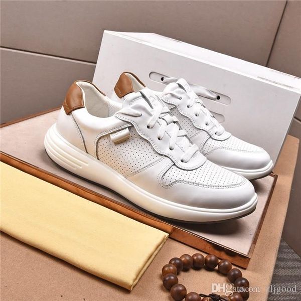 The new luxury designer men's casual sports shoes cowhide fabric cushioning outsole fashion comfortable code 38-44 
The new luxury designer men's casual sports shoes cowhide fabric cushioning outsole fashion comfortable code 38-44