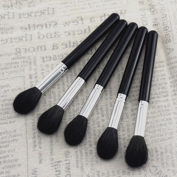 1pc goat hair long handle face makeup highlighter blending blush brush cosmetics tool
1pc goat hair long handle face makeup highlighter blending blush brush cosmetics tool