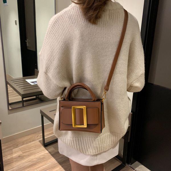 2020 женская мода сумки на ремне малый fragrance темперамент crossbody сумка новый чистый красный пояс площади пряжка joker сумки
2020 женская мода сумки на ремне малый fragrance темперамент crossbody сумка новый чистый красный пояс площади пряжка joker сумки