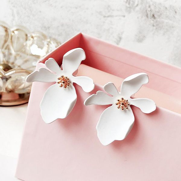2019 new korean exaggerate big flower stud earrings for women summer fashion accessories elegant, Silver
2019 new korean exaggerate big flower stud earrings for women summer fashion accessories elegant, Silver