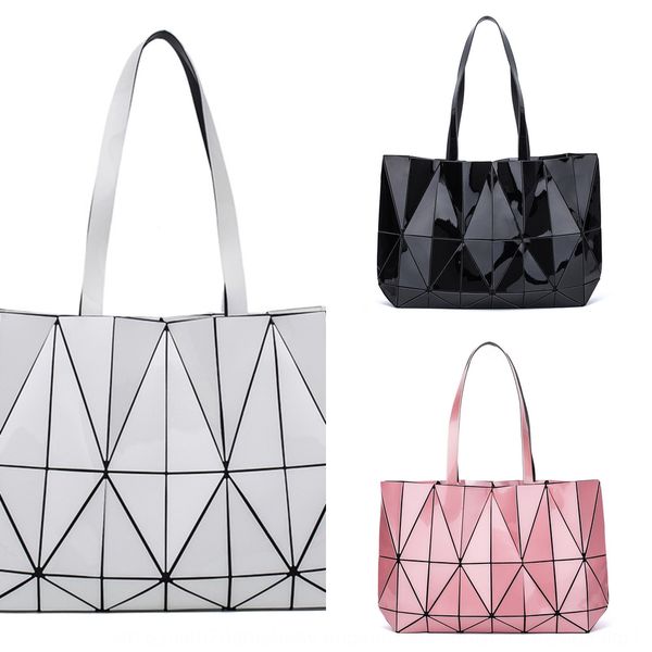 geometric hand leisure shoulder luminous shoulder bag female all-match lotus bag
geometric hand leisure shoulder luminous shoulder bag female all-match lotus bag