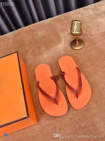 new sell fashion designer men slipper with box dust bag designer hook loop shoes slide summer wide flip flops slipper size 37-45, Black
new sell fashion designer men slipper with box dust bag designer hook loop shoes slide summer wide flip flops slipper size 37-45, Black