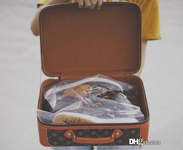 with box) 2019 new arrival off 1 1s mens basketball shoes three limited fashion sneakers off trainers sports shoe white size36-46, Black
with box) 2019 new arrival off 1 1s mens basketball shoes three limited fashion sneakers off trainers sports shoe white size36-46, Black
