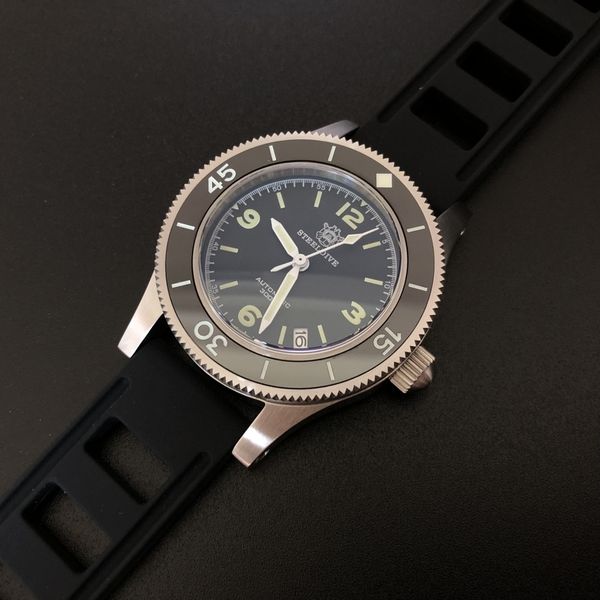japanese automatic nh35 movement ceramic bezel sapphire crystal luminous men's watch 300m waterproof dive watch sh190730, Slivery;brown
japanese automatic nh35 movement ceramic bezel sapphire crystal luminous men's watch 300m waterproof dive watch sh190730, Slivery;brown