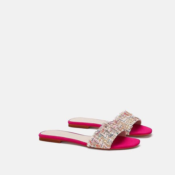 сандалии и тапочки женские 2020 летний новый европейский и американский большой плоский квадрат моды тапочки плюс размер обуви, Black
сандалии и тапочки женские 2020 летний новый европейский и американский большой плоский квадрат моды тапочки плюс размер обуви, Black