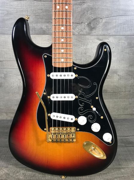 Пользовательские условные обозначения Stevie Ray Vaughn Ocaster SRV 1993 Электрогитара Sunburst Alder
Пользовательские условные обозначения Stevie Ray Vaughn Ocaster SRV 1993 Электрогитара Sunburst Alder