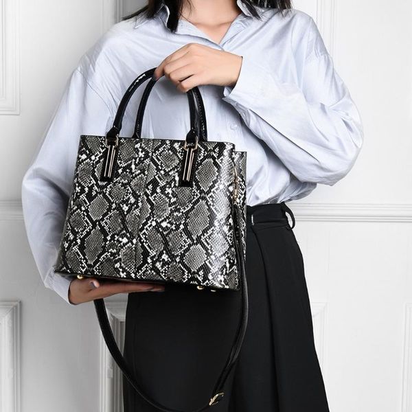 2pcs crocodile crossbody bag for women shoulder bag women bags pu leather bucket handbag+wallet
2pcs crocodile crossbody bag for women shoulder bag women bags pu leather bucket handbag+wallet