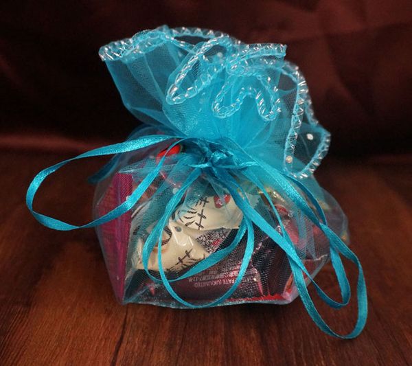 50pcs diameter 26cm sky blue round sachet organza bag drawstring jewelry packaging bags for wedding/gift//candy/christmas
50pcs diameter 26cm sky blue round sachet organza bag drawstring jewelry packaging bags for wedding/gift//candy/christmas