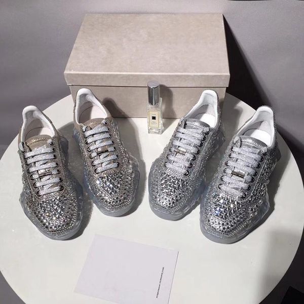 2020 luxury designer diamond sneakers lace-up fastening real leather metallic accents presented shoes with box and dust bag, Black
2020 luxury designer diamond sneakers lace-up fastening real leather metallic accents presented shoes with box and dust bag, Black