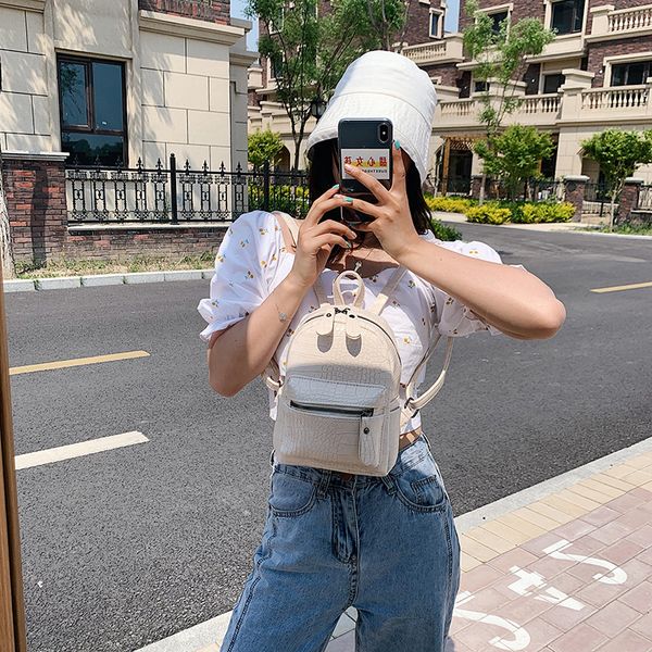 2020 new women's backpack korean version of the mini ladies backpack fashion simple ladies
2020 new women's backpack korean version of the mini ladies backpack fashion simple ladies