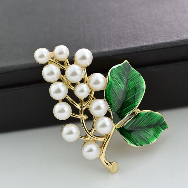 new style womens gold tone big faux pearl white grapes brooch green leaf fruit brooch pin for women, Gray
new style womens gold tone big faux pearl white grapes brooch green leaf fruit brooch pin for women, Gray
