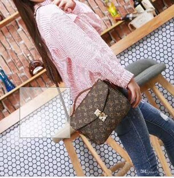 2020 известный дизайнер женская сумка новое письмо сумка высокое качество натуральная кожа сумка роскошные седло сумка, Black;red
2020 известный дизайнер женская сумка новое письмо сумка высокое качество натуральная кожа сумка роскошные седло сумка, Black;red