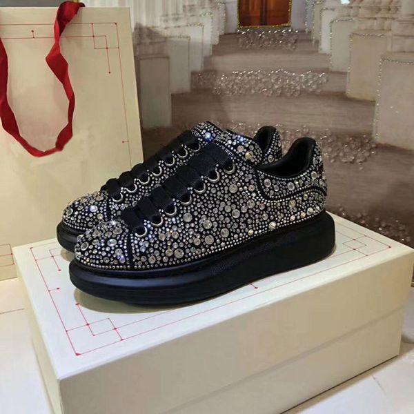 2020 man woman brand women running shoes genuine leather men sneakers men women skateboarding shoes large size 35-46
2020 man woman brand women running shoes genuine leather men sneakers men women skateboarding shoes large size 35-46