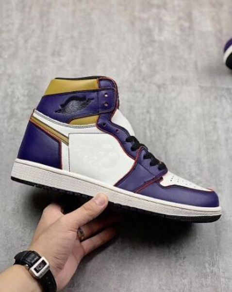 Men de igner hoe 1 high og x dunk b court purple 1 men ba ketball hoe court purple light bone laker neaker with box
Men de igner hoe 1 high og x dunk b court purple 1 men ba ketball hoe court purple light bone laker neaker with box