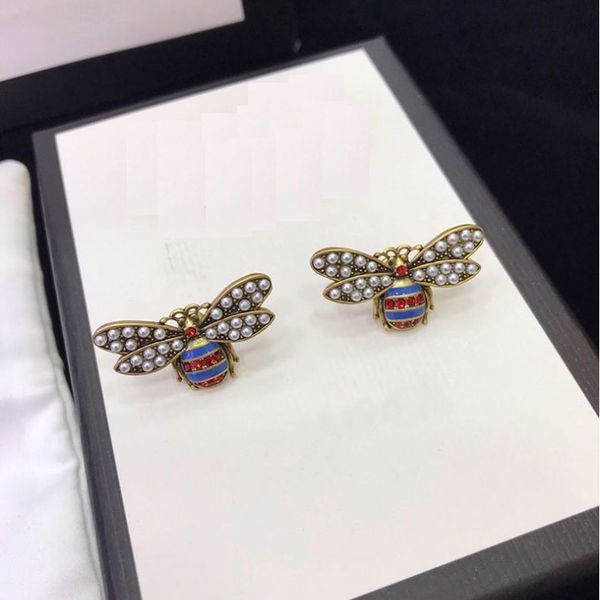 selling ins wind bee pearl inlaid studs french design earrings jewelry lady korean minimalist style, Golden;silver
selling ins wind bee pearl inlaid studs french design earrings jewelry lady korean minimalist style, Golden;silver