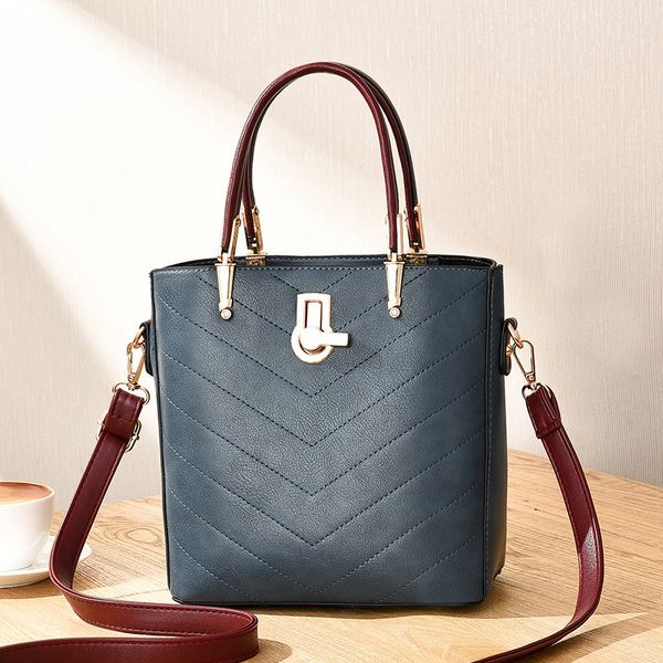 2020 новый мешок плеча женщин сумка модные wild ниша темперамент tote
2020 новый мешок плеча женщин сумка модные wild ниша темперамент tote