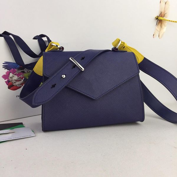 2019 designer luxury handbags purses women genuine leather classic casual shoulder bag simple elegant inclined shoulder bag
2019 designer luxury handbags purses women genuine leather classic casual shoulder bag simple elegant inclined shoulder bag