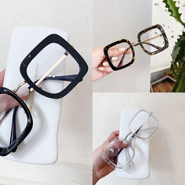 qianyai square frame plain blue-ray fragrant grandma myopia plain myopia glasses glasses frame, Silver
qianyai square frame plain blue-ray fragrant grandma myopia plain myopia glasses glasses frame, Silver