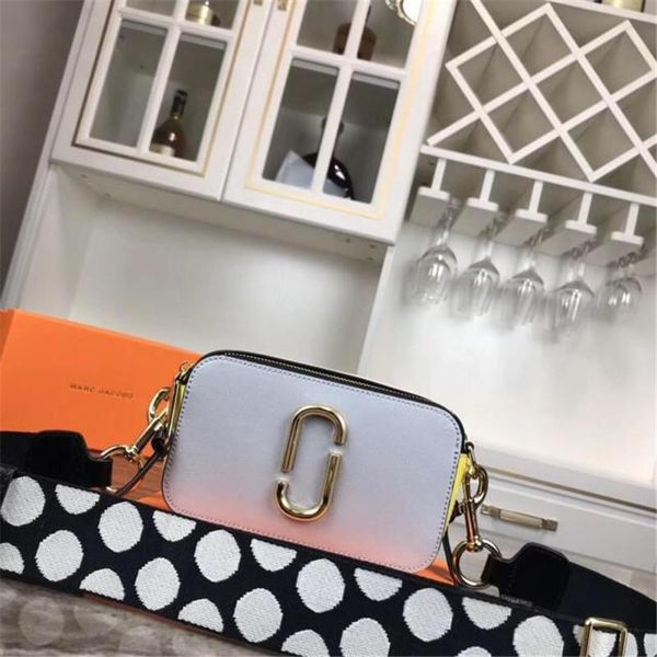 дизайнер-горячая мода известный дизайнер сумка женщины crossbody плеча камеры сумки леди сумка роскошный мешок высокое качество соответствия
дизайнер-горячая мода известный дизайнер сумка женщины crossbody плеча камеры сумки леди сумка роскошный мешок высокое качество соответствия