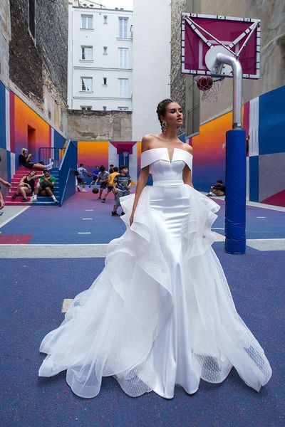 modern mermaid wedding dresses bridal gowns with detachable train off shoulder lace design sleeveless custom made vestido de novia, White
modern mermaid wedding dresses bridal gowns with detachable train off shoulder lace design sleeveless custom made vestido de novia, White