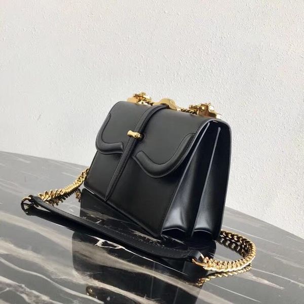 factory whosale original women's black designed purse,luxury handbag,wallet made by calf, lamb skin,crocodile skin,fast delivery
factory whosale original women's black designed purse,luxury handbag,wallet made by calf, lamb skin,crocodile skin,fast delivery