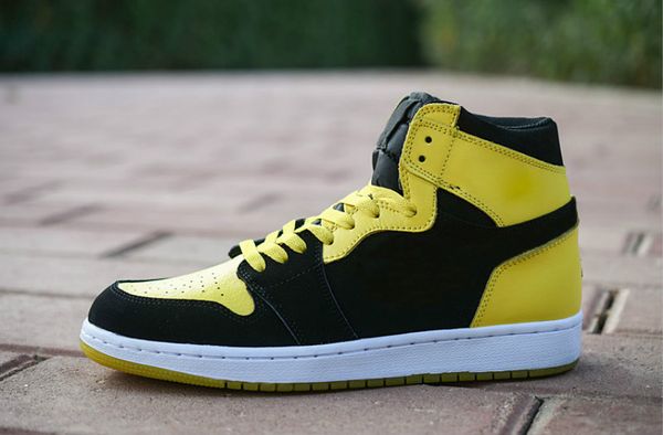2020 new 1 high og basketball shoes game royal banned shadow bred red blue toe men 1s shattered backboard retro sneakers arthur
2020 new 1 high og basketball shoes game royal banned shadow bred red blue toe men 1s shattered backboard retro sneakers arthur
