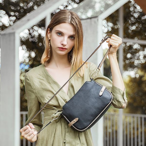 2020 женские кожаные сумки мода маленькая квадратная сумка кожаная сумка женская одно плечо
2020 женские кожаные сумки мода маленькая квадратная сумка кожаная сумка женская одно плечо