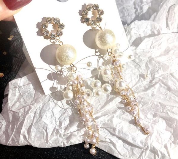 женщины моды silver pearl кристалл rhinestone сплава длинные цепи кисточкой падение мотаться серьги подарка ювелирных изделий
женщины моды silver pearl кристалл rhinestone сплава длинные цепи кисточкой падение мотаться серьги подарка ювелирных изделий