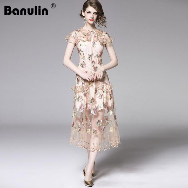 elegant flower embroidery overlay mesh dress 2020 summer women runway short sleeve o-neck lace-up ruffles slim party dress, Black;gray
elegant flower embroidery overlay mesh dress 2020 summer women runway short sleeve o-neck lace-up ruffles slim party dress, Black;gray