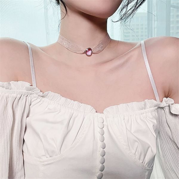 new fashion ladies women elegant baroque style lace short necklace female students fashion crystal tulle pendant party jewelry, Golden;silver
new fashion ladies women elegant baroque style lace short necklace female students fashion crystal tulle pendant party jewelry, Golden;silver