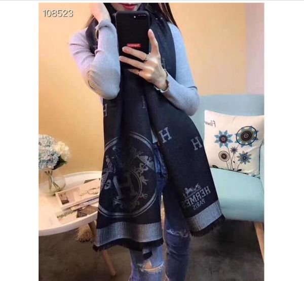 лучший супер мягкий бархат и серебро двухпроводной линии шарф для женщин мягкого современных ткани шарфа дизайн престижного t этап длинных к, Blue;gray 
лучший супер мягкий бархат и серебро двухпроводной линии шарф для женщин мягкого современных ткани шарфа дизайн престижного t этап длинных к, Blue;gray