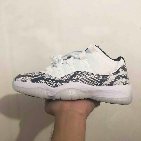 2019 new 11 xi white snakeskin low women men retro basketball shoes 11s xi sports sneakers trainers size 36-47
2019 new 11 xi white snakeskin low women men retro basketball shoes 11s xi sports sneakers trainers size 36-47