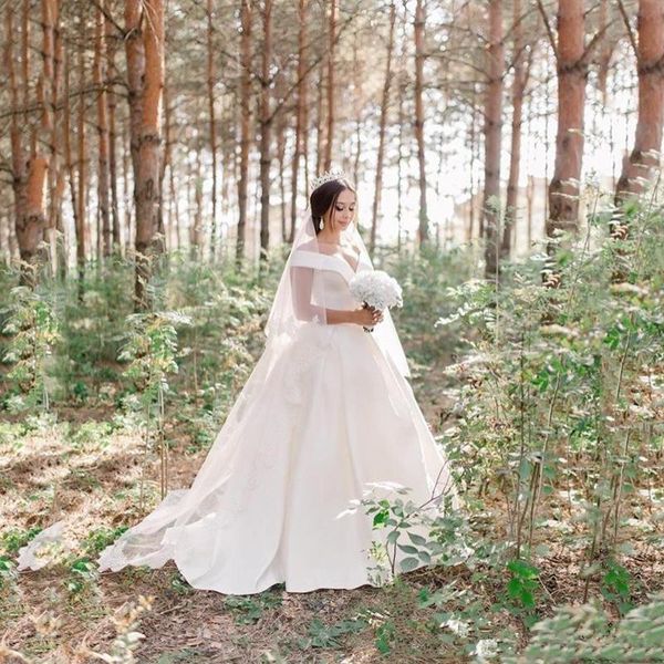 off-the-shoulder princess wedding dresses 2020 new simple style sweep train ball gown satin garden bridal gowns vestidos de novia w1206, White
off-the-shoulder princess wedding dresses 2020 new simple style sweep train ball gown satin garden bridal gowns vestidos de novia w1206, White