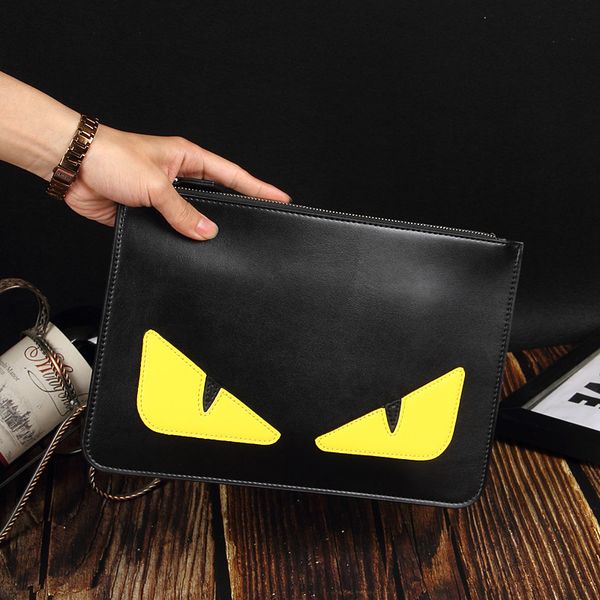 19ss FF Messenger Bag Men Italy FF Letter Black Flat Men's Handbags Purses Men Bag Christmas Gift No Box with Logo Inside
19ss FF Messenger Bag Men Italy FF Letter Black Flat Men's Handbags Purses Men Bag Christmas Gift No Box with Logo Inside