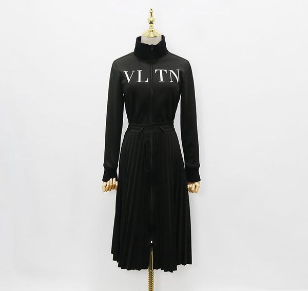 2018 de igner women dre high end black tand collar long leeve pleat long womne zipper dre letter print zipper celebrity tyle dre
2018 de igner women dre high end black tand collar long leeve pleat long womne zipper dre letter print zipper celebrity tyle dre