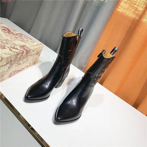 classic black leather ankle boots,womens boot with pointed thick heel and medium high heel heel-height 5.5 cm,with box 35-41
classic black leather ankle boots,womens boot with pointed thick heel and medium high heel heel-height 5.5 cm,with box 35-41
