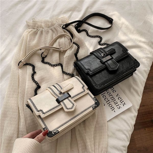 the brand designer female bag, the new tide all take the quality cross-body bag, foreign style fashion one shoulder small square bag
the brand designer female bag, the new tide all take the quality cross-body bag, foreign style fashion one shoulder small square bag