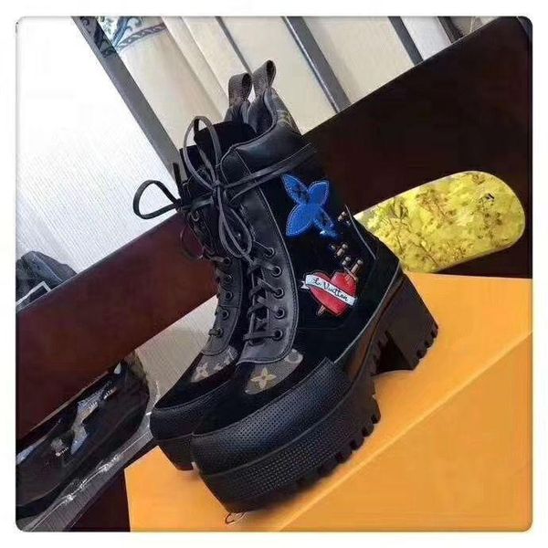 fashion boots and laureate desert boots and leopard with leather and heavy-duty soles leisure lady martin boots big size 35-42, Black
fashion boots and laureate desert boots and leopard with leather and heavy-duty soles leisure lady martin boots big size 35-42, Black