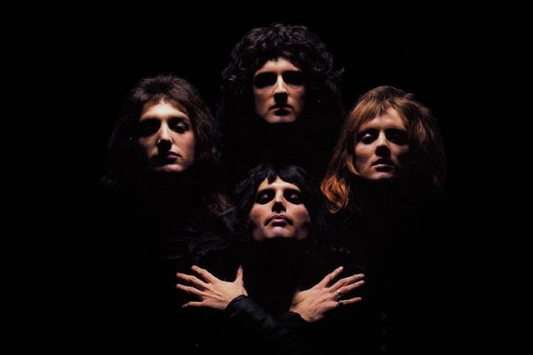 королева музыкальной группы bohemian rhapsody плакат шелковой ткани ткань наклейка печати стены декора стены пользовательских печати
королева музыкальной группы bohemian rhapsody плакат шелковой ткани ткань наклейка печати стены декора стены пользовательских печати