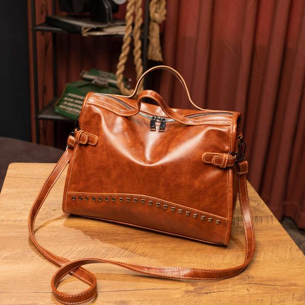 fashion ladies large-capacity messenger bag leather solid color crossbody shoulder bag leather handbag malas de senhora
fashion ladies large-capacity messenger bag leather solid color crossbody shoulder bag leather handbag malas de senhora