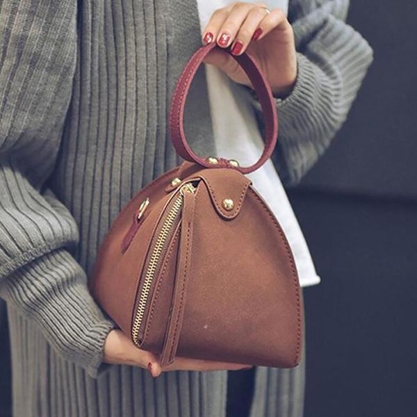 ladies simple crossbody bag fashion design retro one shoulder handbag new creative zipper safety women bag
ladies simple crossbody bag fashion design retro one shoulder handbag new creative zipper safety women bag
