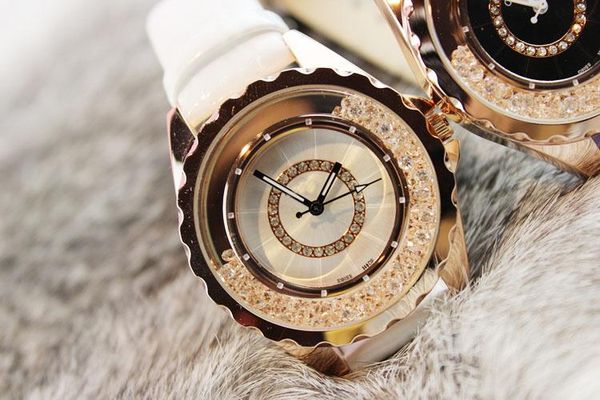 AAA Top brand Serpenti women's luxury rose gold diamond watch dress bracelet watch Designer quartz clock Designer quartz clock
AAA Top brand Serpenti women's luxury rose gold diamond watch dress bracelet watch Designer quartz clock Designer quartz clock
