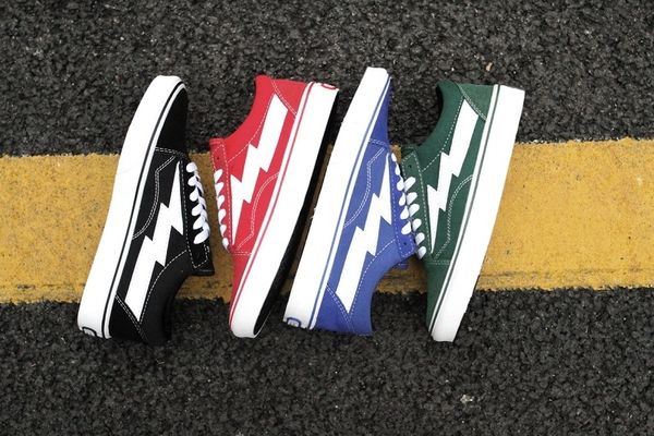 new revenge x storm old skool kanye low mens womens canvas shoes skateboarding shoes casual shoes black red bule sneakers eur 36-44
new revenge x storm old skool kanye low mens womens canvas shoes skateboarding shoes casual shoes black red bule sneakers eur 36-44