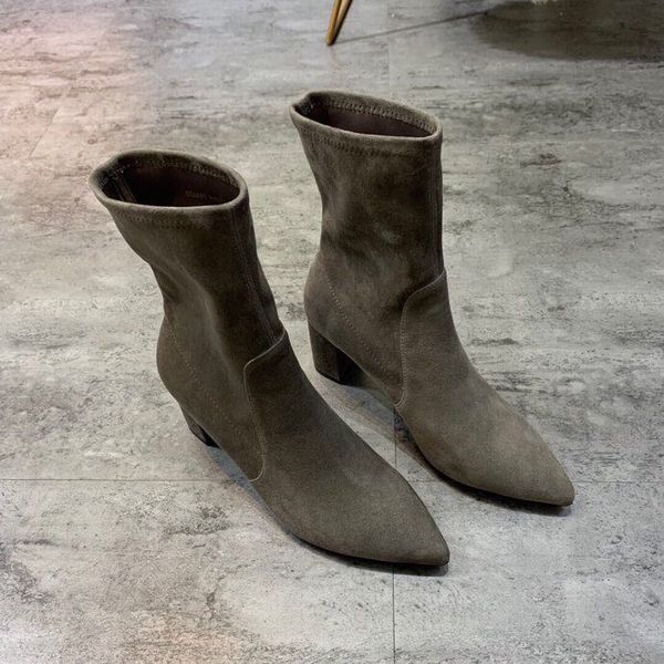 high-quality designer women's shoes cashmere high-heeled stitching elastic sheepskin boots breathable and comfortable silk linin packin, Black
high-quality designer women's shoes cashmere high-heeled stitching elastic sheepskin boots breathable and comfortable silk linin packin, Black