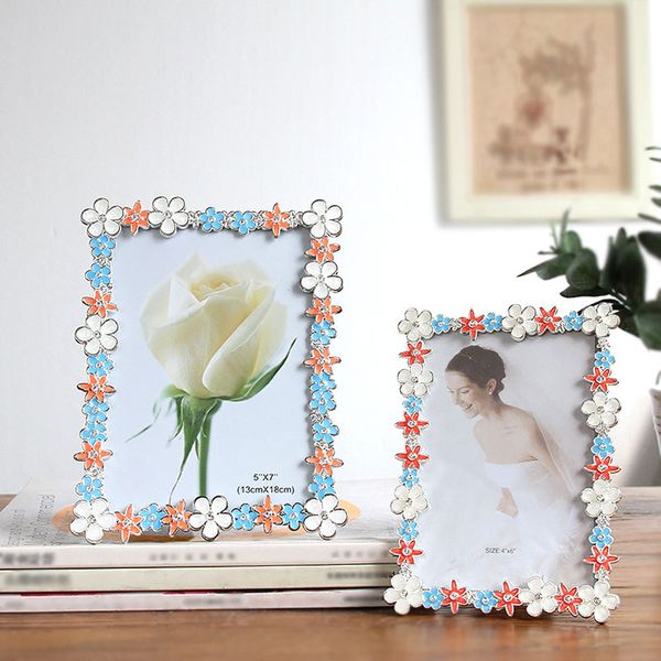 new europea style 6 inch & 7 inch frames for pictures metal p frame color flower wedding picture deskframe couple gift
new europea style 6 inch & 7 inch frames for pictures metal p frame color flower wedding picture deskframe couple gift