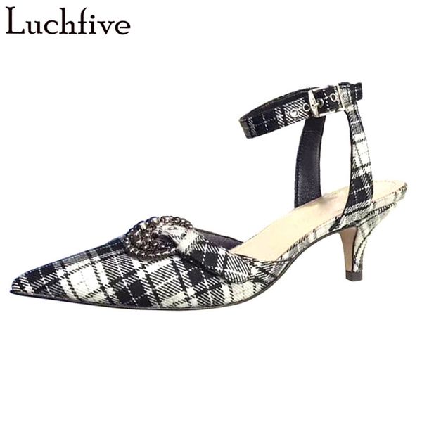 lattice rivets circle summer sandals knitten heels shoes woman buckle belts pointy toe ladies shoes black sandals woman
lattice rivets circle summer sandals knitten heels shoes woman buckle belts pointy toe ladies shoes black sandals woman