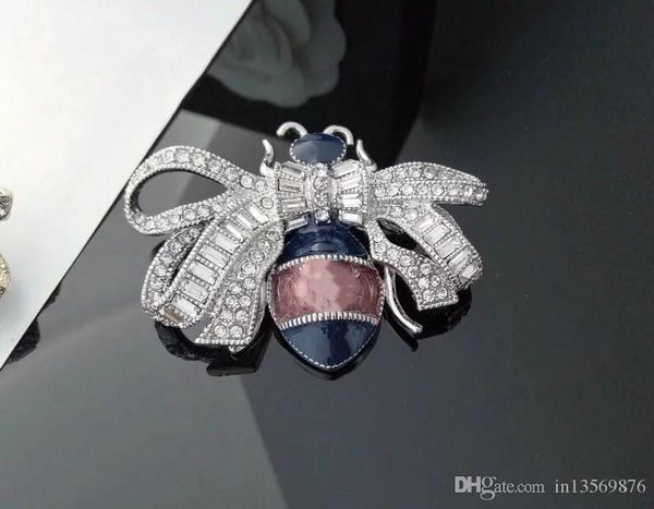 fashion luxury women's female's ladies stamped crystal insect brooches pins 2colors with box ing, Gray
fashion luxury women's female's ladies stamped crystal insect brooches pins 2colors with box ing, Gray