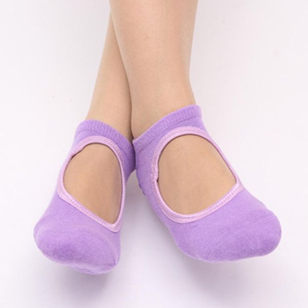 2018 new round yoga socks ladies ballet dancing socks anti-slip sports cotton with ribbons fitness toes, Black
2018 new round yoga socks ladies ballet dancing socks anti-slip sports cotton with ribbons fitness toes, Black